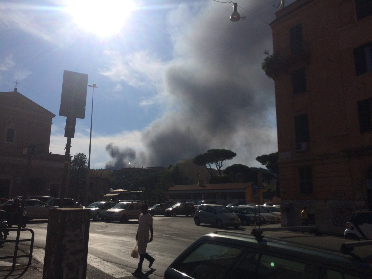 EKTAKTO: Ισχυρή έκρηξη κοντά στο Βατικανό (εικόνες, βίντεο)